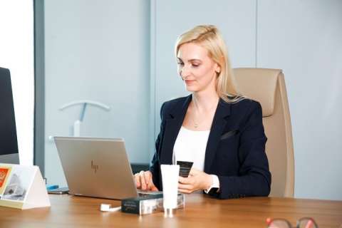 Как внедрить CRM для интернет-магазина и увеличить повторные продажи на 3% Как внедрить CRM для интернет-магазина и увеличить повторные продажи на 3%